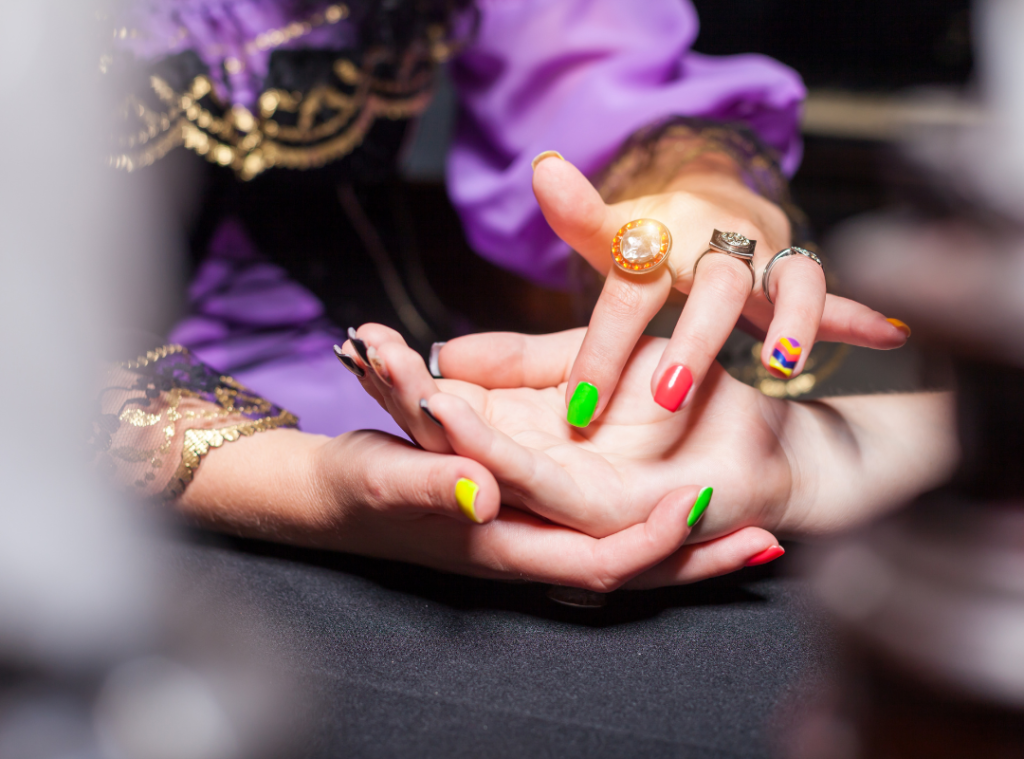 Palmist Reader In Gurgaon